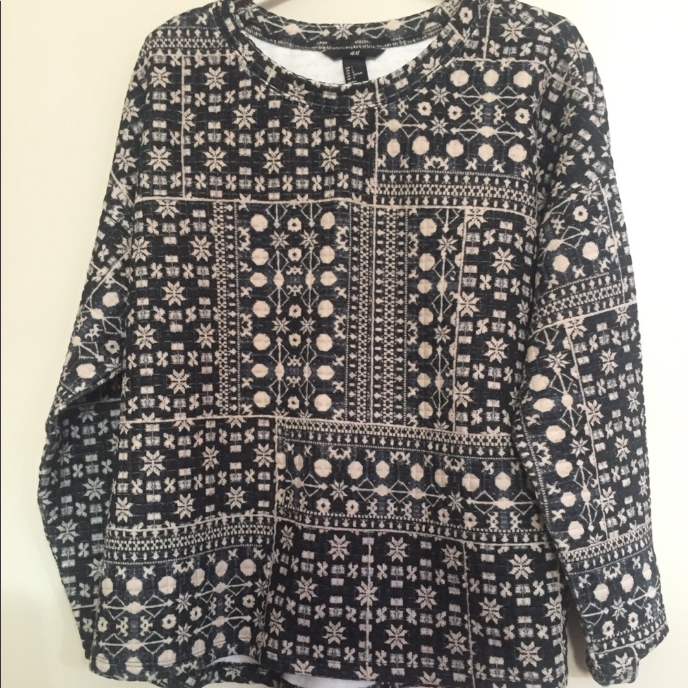 H&M Winter top with snowflakes design